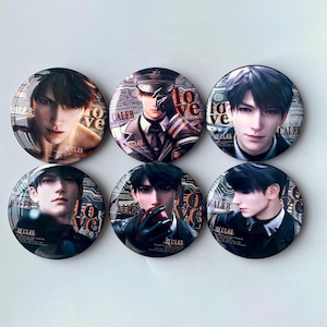 Caleb Buttons: Love and Deepspace Ita Taschen set (6Stk, 75 mm Weißblech)