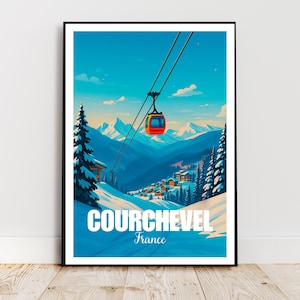 Può includere: Una stampa artistica incorniciata con una vivace illustrazione di Courchevel, Francia. L'opera raffigura una scena di stazione sciistica con una funivia rossa, montagne innevate e alberi sempreverdi sotto un cielo azzurro brillante. La parola "COURCHEVEL" è ben visibile.