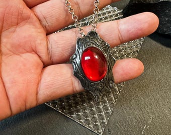 Dante's Amulet Necklace: Devil May Cry Cosplay Jewelry - Etsy 日本