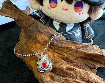 Caleb, Amor y Espacio Profundo: Colgante "Cuando vuelvas", collar Caleb, accesorios finos, collar de manzana con esmalte cepillado