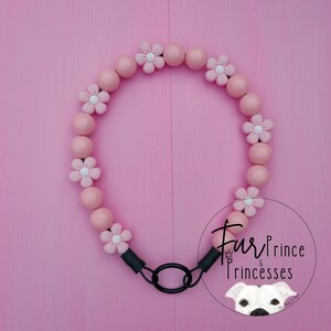 Daisy Beaded Dog Necklace: Peach Pastel 'Daisy Dreams' Collar