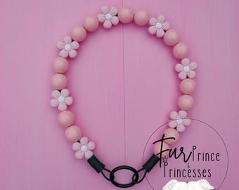 Daisy Beaded Dog Necklace: Peach Pastel 'Daisy Dreams' Collar