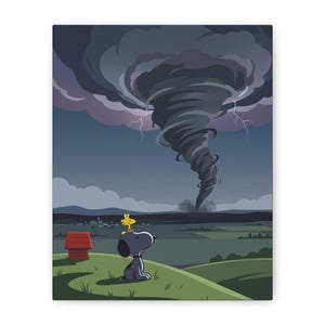 Könnte beinhalten: Leinwanddruck mit Snoopy und Woodstock, die einen großen Tornado beobachten. Das Kunstwerk zeigt einen dunklen, wirbelnden Tornado unter einem stürmischen Himmel mit Blitzen. Snoopy und Woodstock befinden sich auf einem grünen Hügel, mit Snoopy's roter Hundehütte im Hintergrund.
