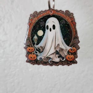 Spooky cute ghost, keychain, cute ghost, Halloween, spooky season, Halloween gift, spooky season gift