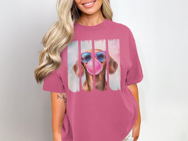 Funny Dachshund Weenie Dog Shirt, Comfort Colors® Doxie Dog Blowing Bubblegum T-Shirt, Weenie Mom TShirt, Cute Doxie Crewneck Dog Mom Gift Crunchberry
