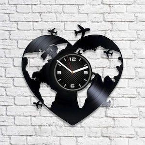 Horloge disque vinyle pour amoureux des voyages, oeuvre d'art murale planète coeur, décoration de voyage, décoration de bureau pour femme, cadeau d'anniversaire pour petite amie