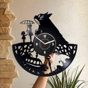Horloge disque vinyle anime, cadeaux d'anniversaire pour petite fille, décoration de chambre d'enfants, art mural dessin animé, décoration de chambre de bébé, idées cadeaux pour amoureux des dessins animés