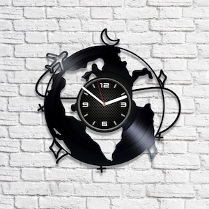 Horloge disque vinyle voyageur du monde, décoration d'intérieur pour le salon, oeuvre d'art murale planète, décoration voyageur, cadeaux pour les amateurs de voyage pour homme