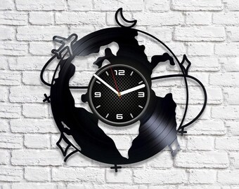 World Traveler Vinyl Record Clock, Home Decor For Living Room, Planet Wall Art, Traveler Decoration, Travel Lover Gifts For Men