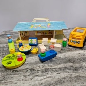 Fisher Price Play Family Nursery School Pretend Play Toy w/Accessories #929 1978 - AS IS