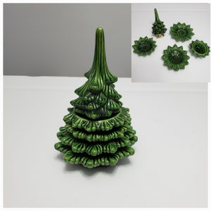 Vintage 1977 Ceramic Christmas Tree Lighter & Stackable Ashtrays 6