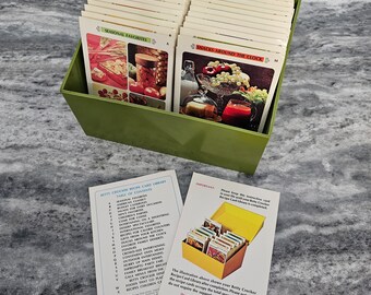1971 Vtg the Betty Crocker Recipe Card Library 2 Tone Green