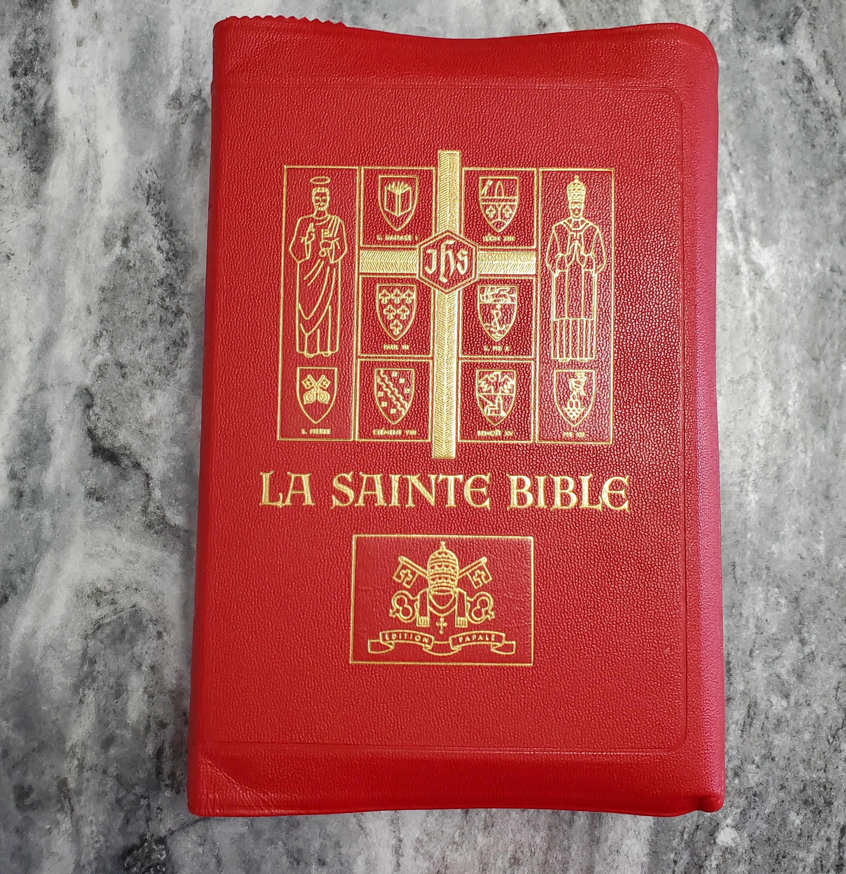 Flasque Fantaisie Sainte Bible – 177 Ml Acier Inoxydable + Compartiment Secret – Design Nain Rouge Amusant