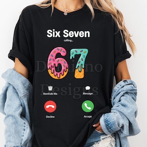67 kallar SVG PNG | Roligt Six Seven Meme-citat | Viral internetkultur Trendande sociala medier designfil