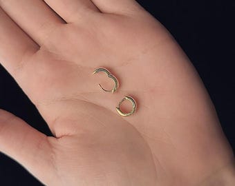 Orecchini a cerchio piccoli in oro massiccio 14 carati