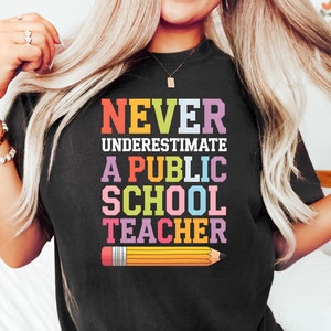 Never Underestimate a Public School Teacher Kamala Harris Shirt | Harris Walz 2024 Rally Merch | Tim Walz DNC Quote TShirt | Educator TShirt