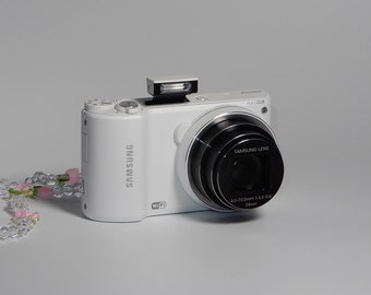 Câmera digital Samsung WB250F branca, Y2K, zoom óptico de 18x, cartão de 32 GB (pacote)