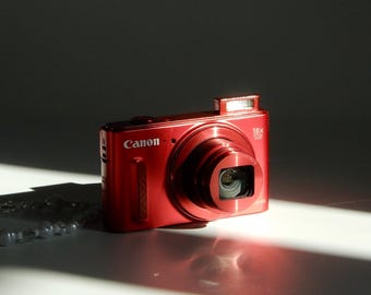 Vintage Canon Powershot SX200 IS, 12.1 MP, Digital Camera, Red