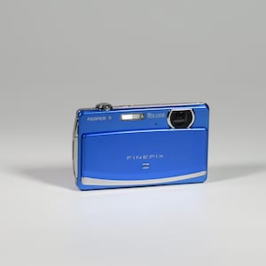 Paquete de cámara digital Fujifilm FinePix Z90 azul con pantalla táctil Y2K