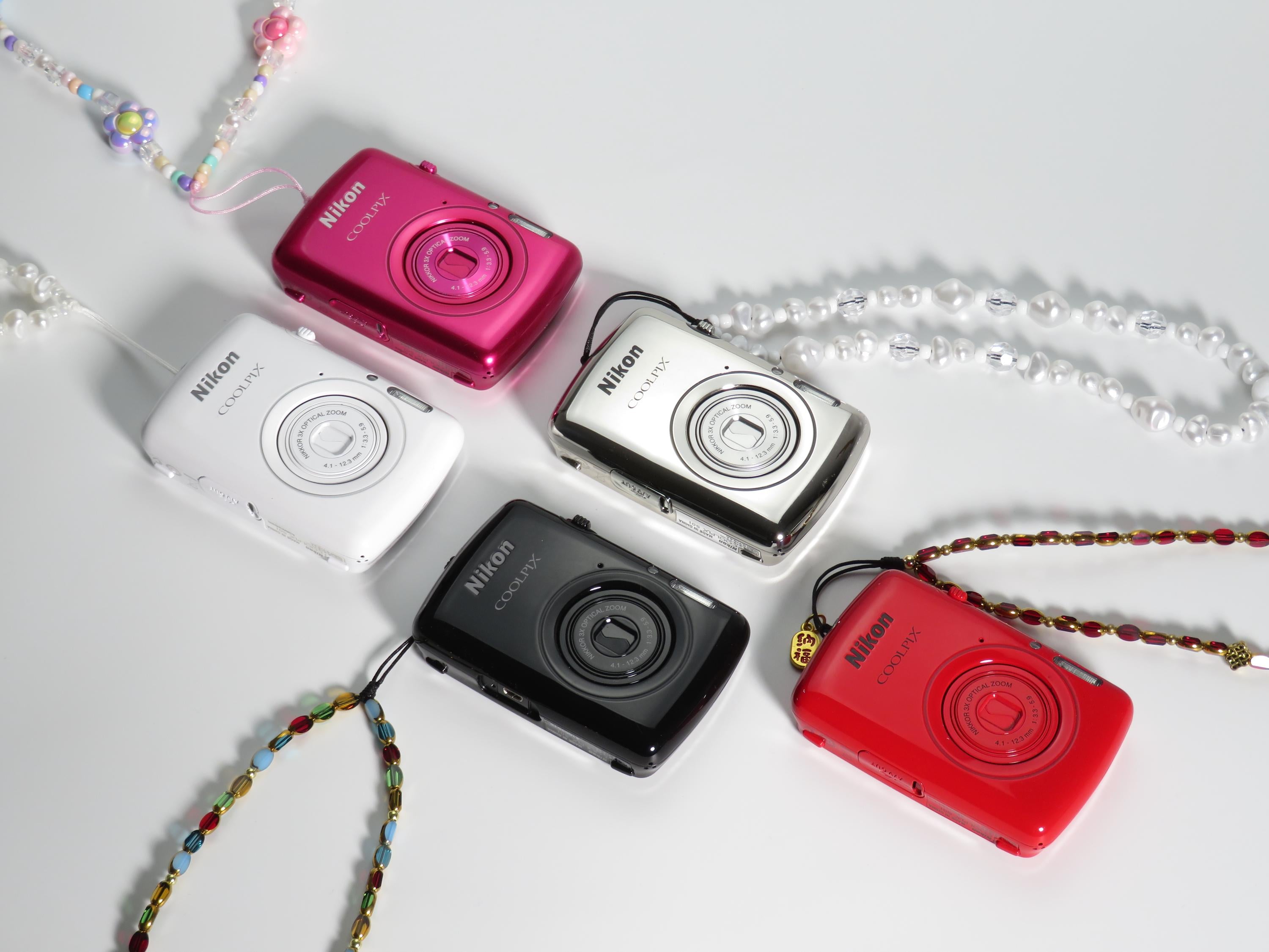 Nikon Coolpix S01 – Ultra-rare Smallest Digicam Ever Made W/ Charm