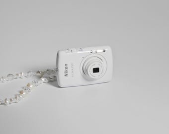 Nikon Coolpix S01 – Ultra-rare Smallest Digicam Ever Made W/ Charm