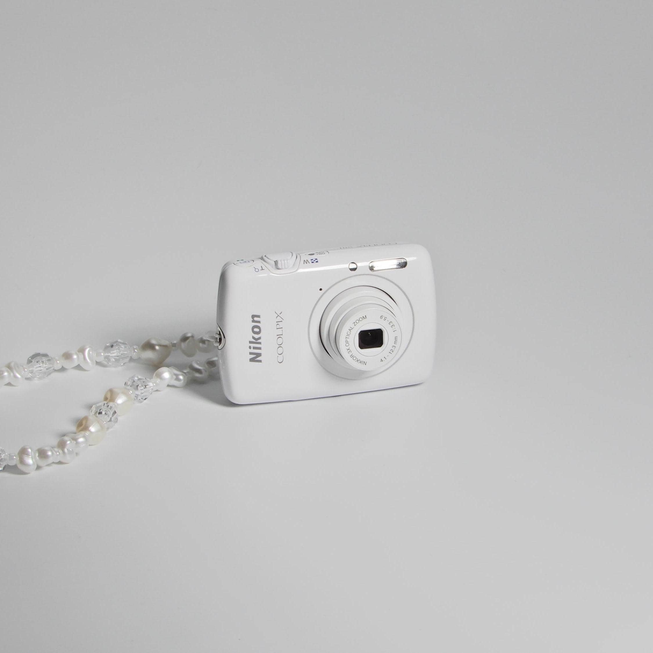 Nikon Coolpix S01 – Ultra-rare Smallest Digicam Ever Made W/ Charm