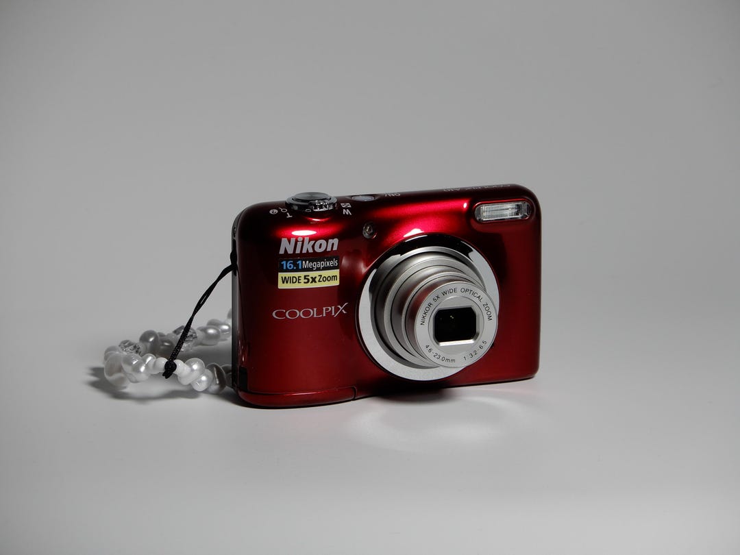 レッド Nikon Coolpix L31 Y2K デジタルカメラ 16.1MP パールチャーム