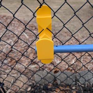 Chain Link Fence Hook – Outdoor Organization & Storage Solution