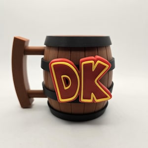 Donkey Kong Barrel Mug – Fits 12oz Soda Cans!