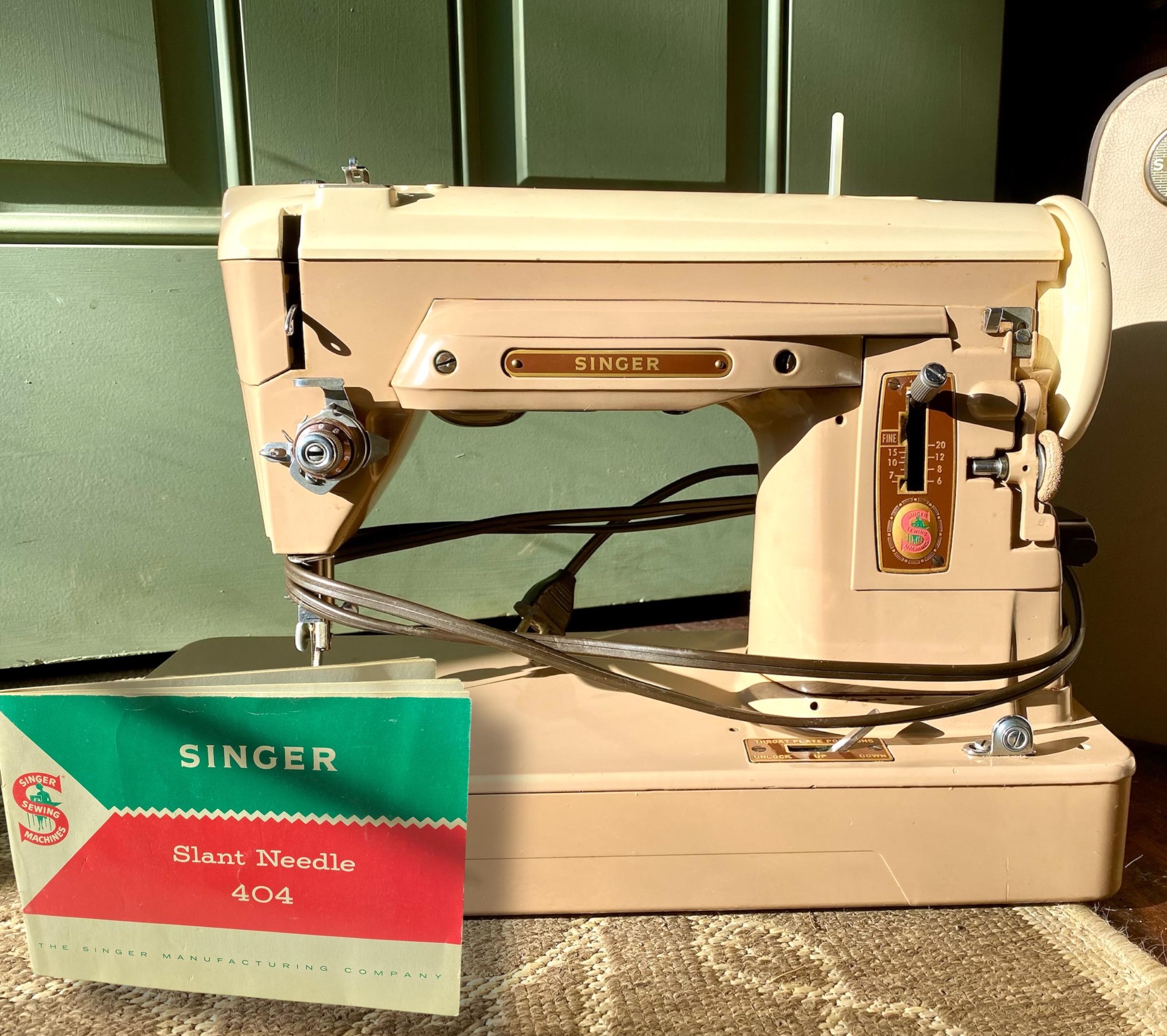 Vintage Singer Sewing Machine Model 404 With Case & Pedal Working, 1960s Featherlight Slant Needle Serial No. AN076506 With Manual