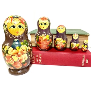 Vintage Russian Matryoska Nesting Dolls Set of 5, Hand Painted Brown Red Floral Folk Art Decor Babushka Figurines