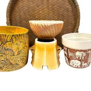 Choice Vintage Pottery Planter or Bowl, African safari animals flower pot, handmade ribbed studio art, Southwestern, Art Deco