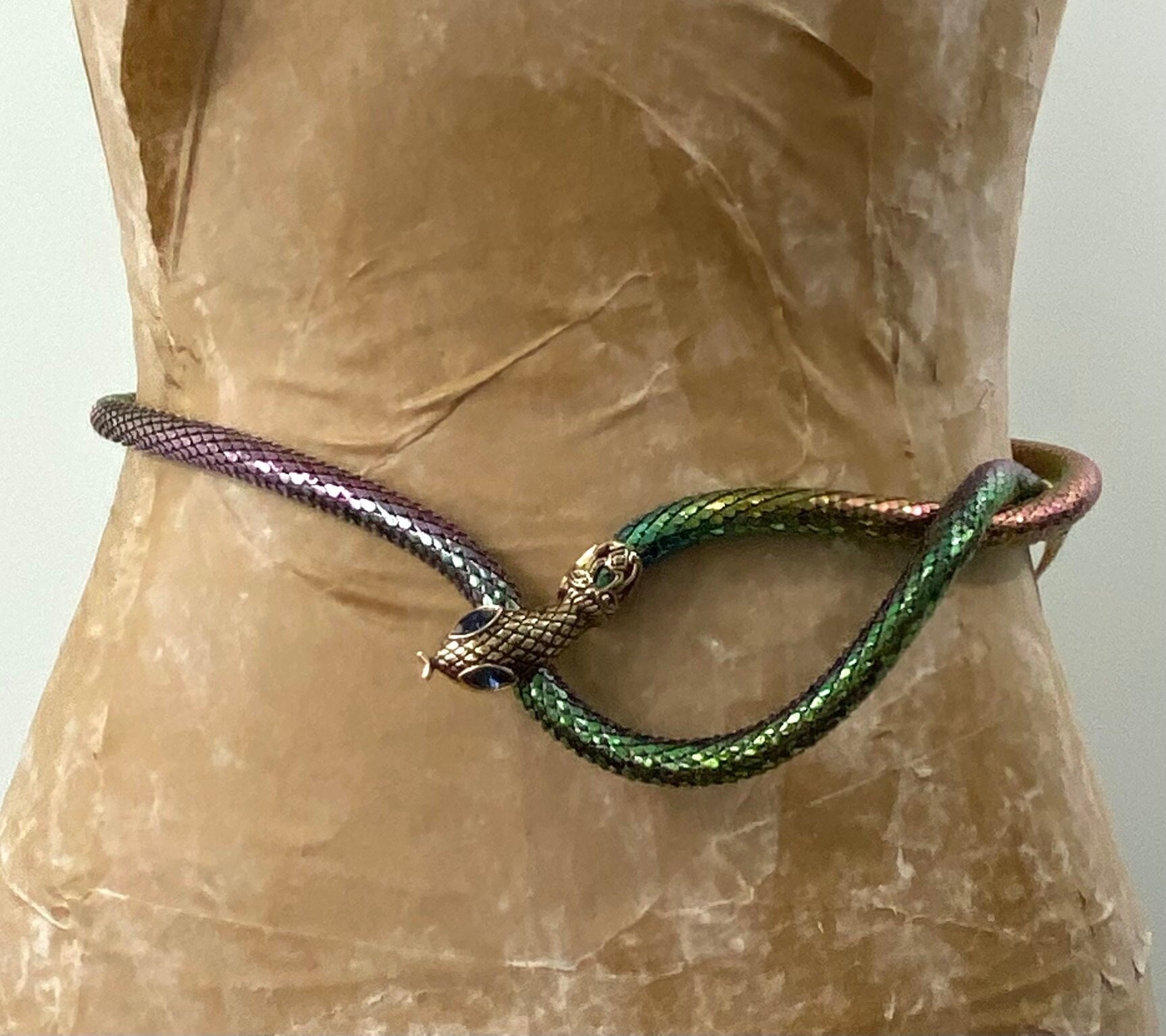 Vintage 1970\'s DL Auld Rainbow Iridescent Mesh Snake Belt  Blue Eyes 36\