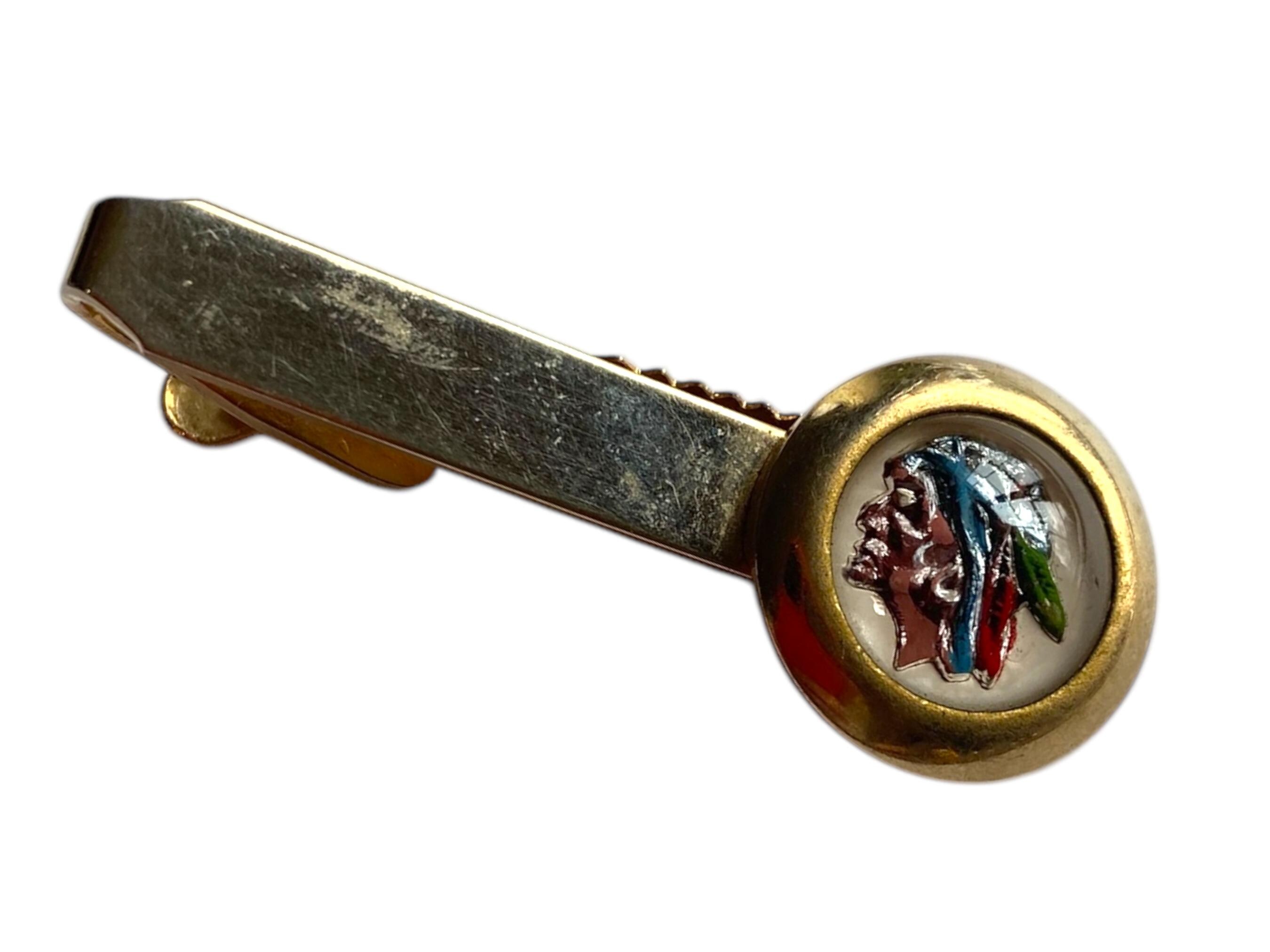 アンティーク雑貨 Indian Clip Vintage Glass Intaglio Indian Chief Tie Clip, Reverse Carved