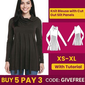 Puede incluir: Una mujer con una blusa de punto marrón oscuro de manga larga, cuello alto y parte delantera plisada. La blusa se combina con vaqueros azules. El texto de la imagen dice: "Knit Blouse with Cut Out Slit Panels" y "XS-XL With Tutorial."