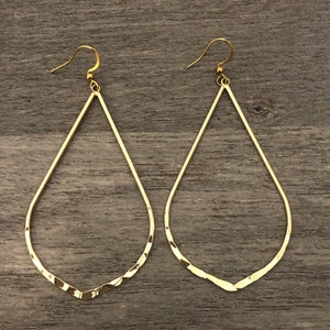 18k Gold Plated Textured Teardrop Hoop Earring