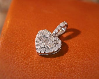 Colgante de corazón de oro macizo de 18 quilates con diamantes naturales / Delicado dije con diamantes / Elegante regalo de cumpleaños para ella / Piedra de nacimiento de abril / WeLoveDiamond