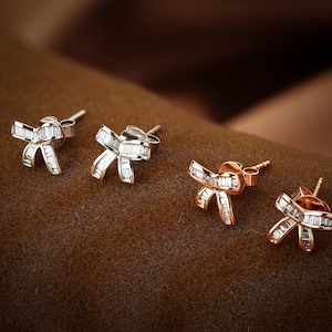 18k Gold Diamond Ribbon Earrings Dainty White Gold Stud Chic  