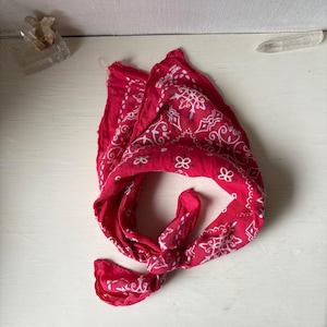 Vintage Elephant Print Red Bandana - Faded Soft Red and White Bandana -  Classic Made in USA Soft Neckerchief - Distressed Style