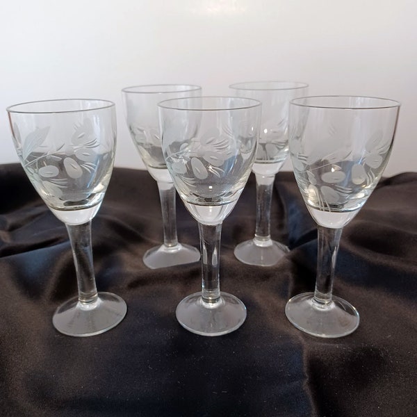 1960s APERITIF Glasses/ Cordial Glasses/ Vintage Aperitif Etched Glassware / Set of 5 1960s Aperitif