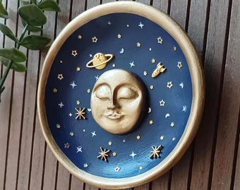 MOON TRINKET DISH, Face Moon Dish, Handmade Dish, Celestial Clay Dish, Jewelry Ring Dish, Moon Decor, Galaxy Dish, Planet Dish, Gift, Craft