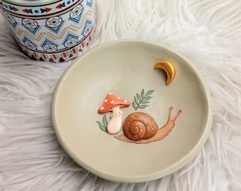 SNAIL TRINKET DISH, Mushroom Trinket Dish, Retro Handmade Dish, Mushroom Ring Dish, Jewelry Mushroom Dish, Moon Dish Tray, Boho Jewelry Dish