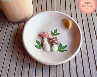 MUSHROOM TRINKET DISH, Neutral Colors, Retro Handmade Dish, Cottagecore, Mushroom Ring Dish, Jewelry Mushroom Dish, Boho Jewelry Dish, Craft