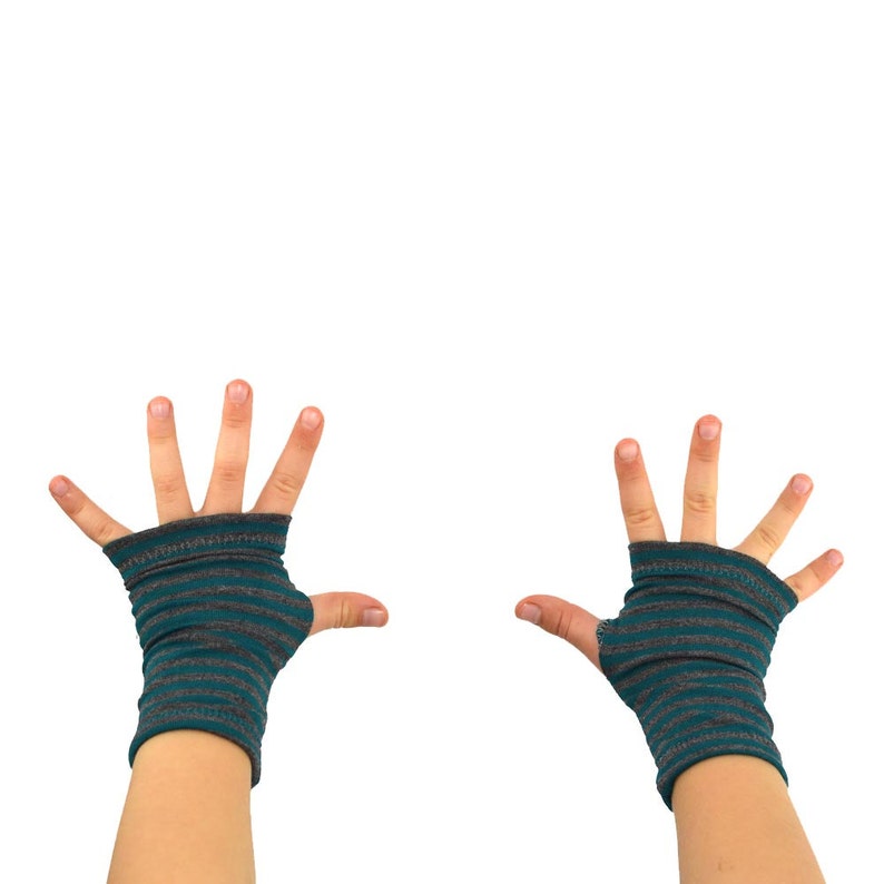 Kids Arm Warmers in Plum Polkadot Purple Bamboo Fingerless Gloves image 4