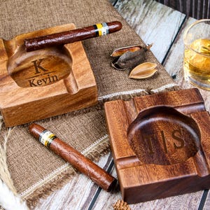 Personalisierter Zigarrenaschenbecher, Aschenbecher mit benutzerdefiniertem Muster und Namen, Zigarrenzubehör, perfektes Geschenk für Männer, einzigartiger Aschenbecher, Vater- und Ehemanngeschenkidee