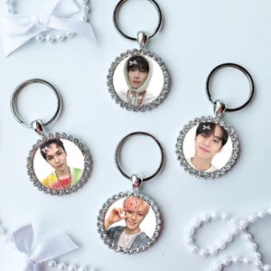 SEVENTEEN Keychain keyring, S.Coups, Jeonghan, Joshua, Jun, Hoshi, Wonwoo, Woozi, DK, Mingyu, The8, Seungkwan, Vernon, Dino Photo Carat Kpop