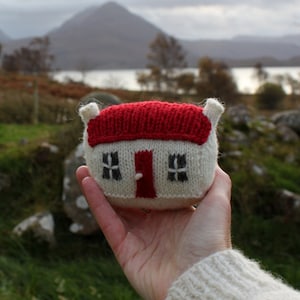 PDF Download Mini Red Roof Croft House Knitting Pattern image 4