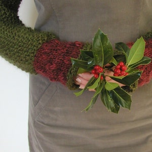 Instant Download PDF Knitting Pattern Holly Berry Shrug image 1