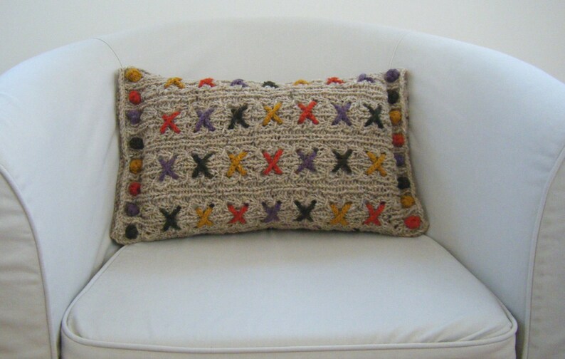 Cranberry Kisses Cushion Pillow Cover Knitting Pattern image 3