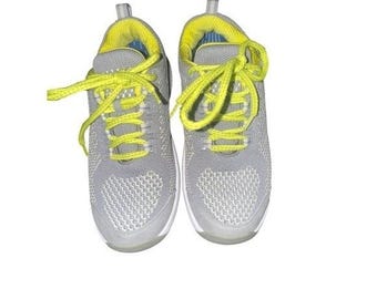 Nearly new. OrthofeetWomen Shoes Sneakers 6.5W Wide Gray Orthotic Arch Support